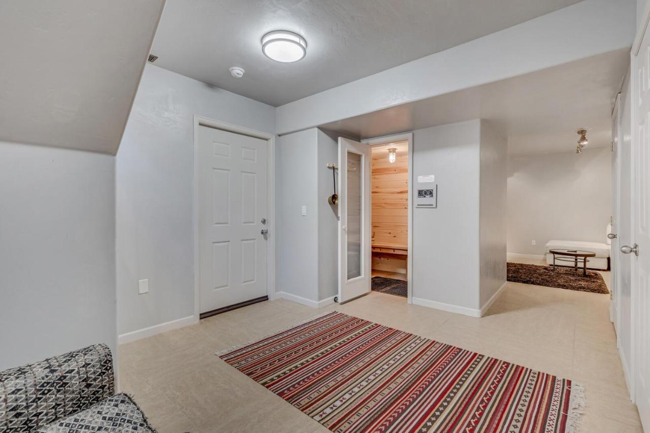 Cozy Home With Sauna In Glenwood Springs Bagian luar foto